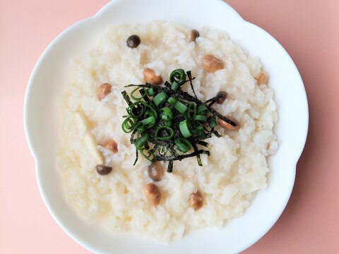 しめじと煎り大豆のめんつゆバター雑炊(おかゆ)